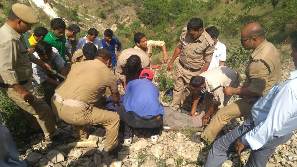 viehcle accident between yamunotri to kedarnath