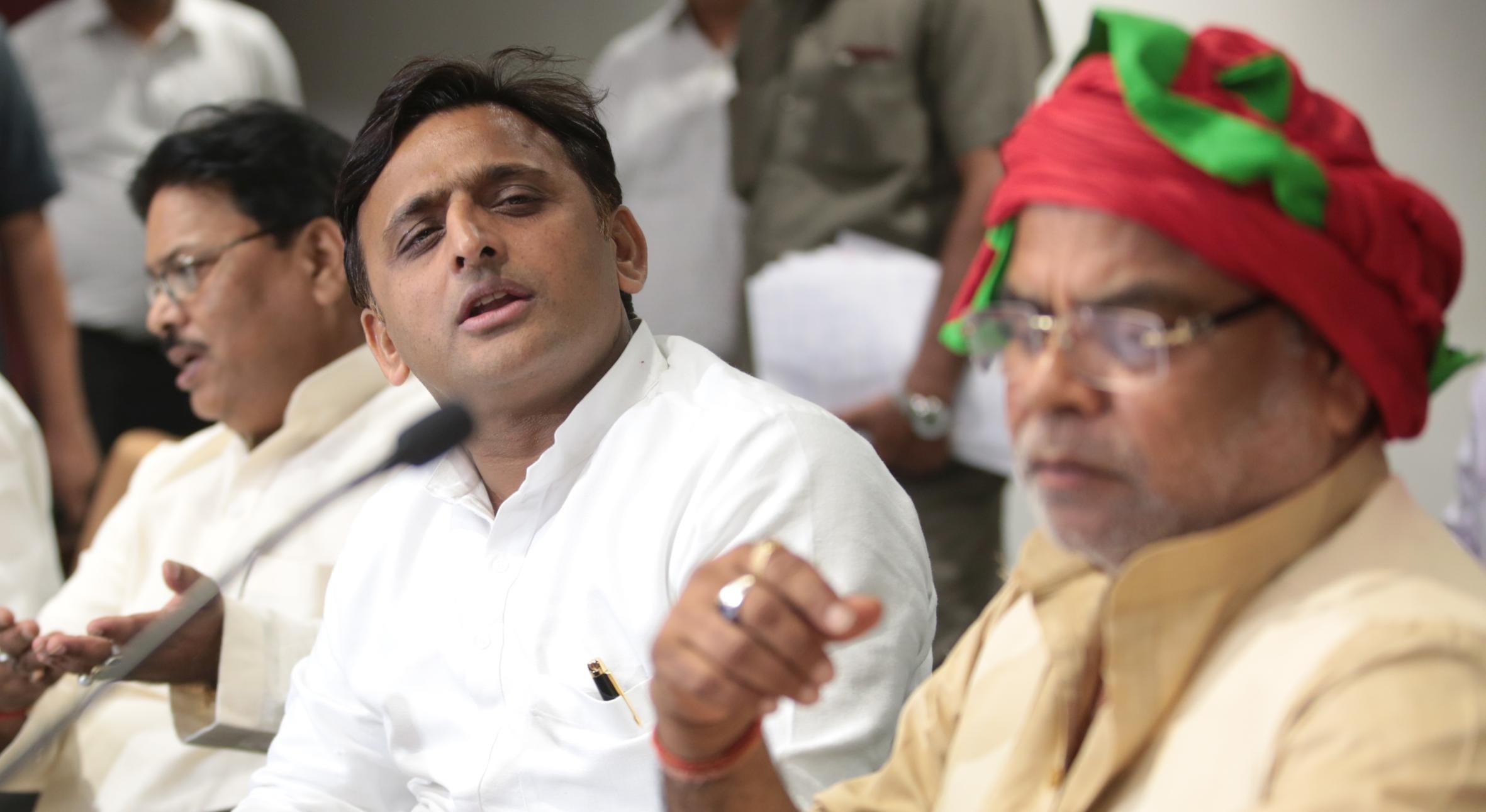 Akhilesh Yadav replied on secular morcha.
