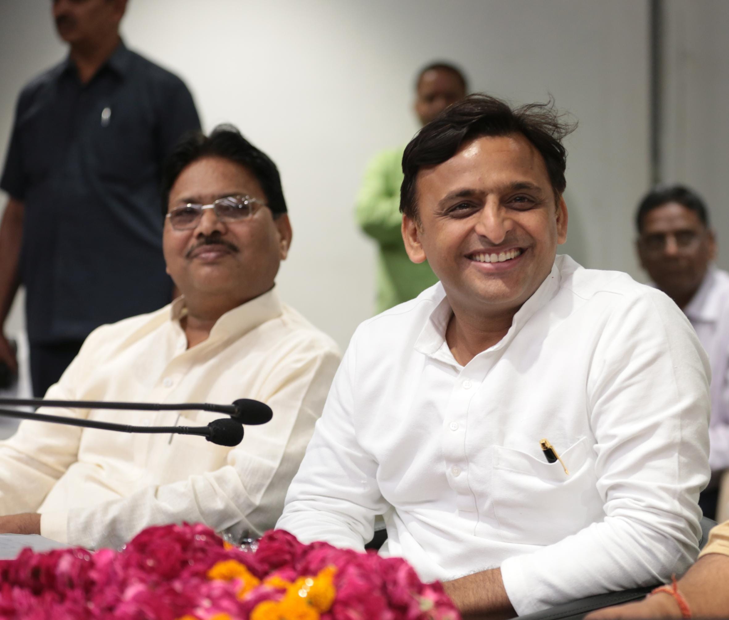 Akhilesh Yadav replied on secular morcha.