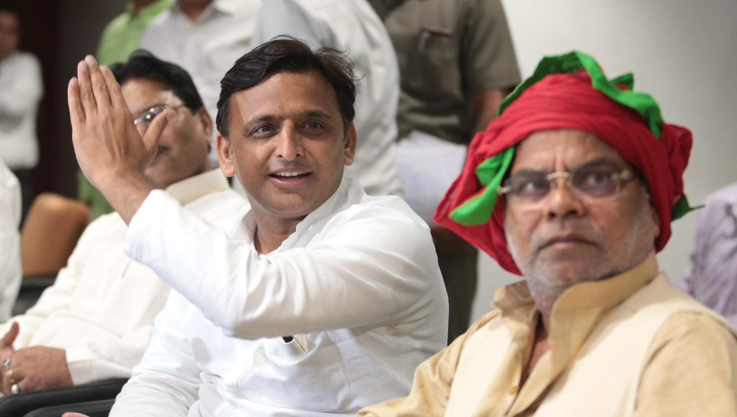 Akhilesh Yadav replied on secular morcha.