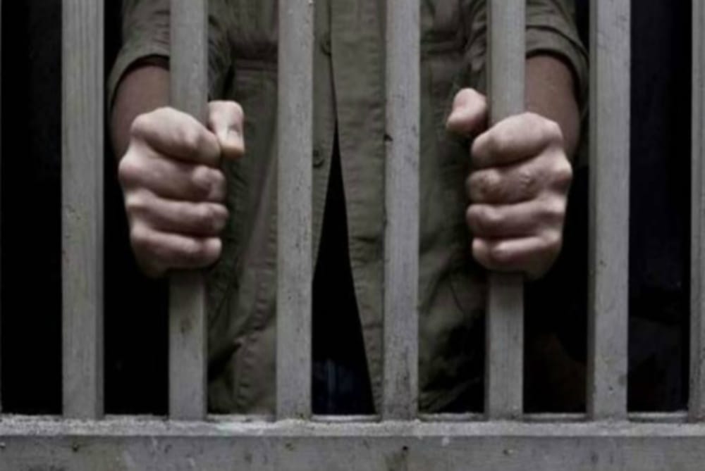 court give a man to 16 years jail for drugs smuggling
