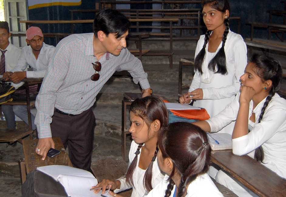 Dm deepak rawat visit bhalla inter college