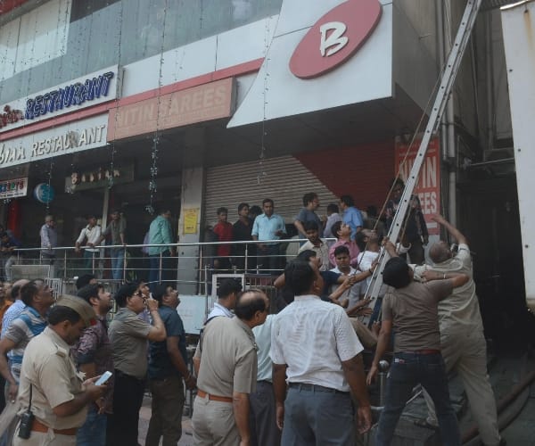 fire in bebiyan hotel in Lucknow.
