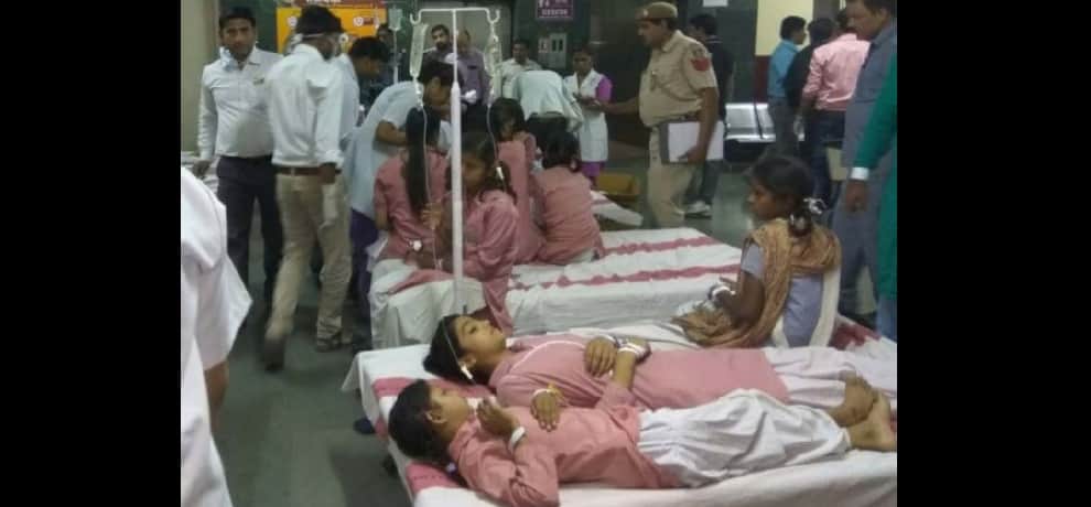 300 girl students taken ill due to chemical leakage in Delhi