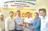 without aadhar card, not take fertilizer, sirsa