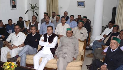 Virbhadra Singh Meeting with Congress MLA at Shimla.