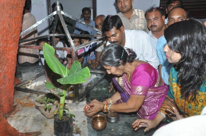 wife of pm narendra modi jashodaben has reached agra