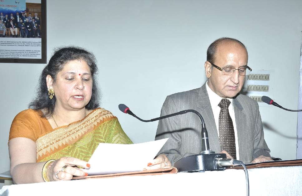 Meera Walia Take Oath of HPPSC Member.