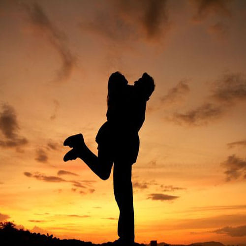 Messaging can help you to make your love bond strong