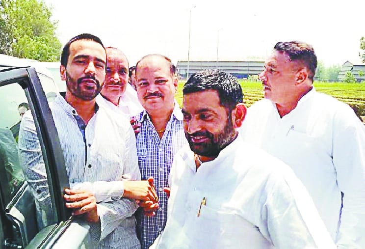 Central government engaged in rhetoric: Jayant