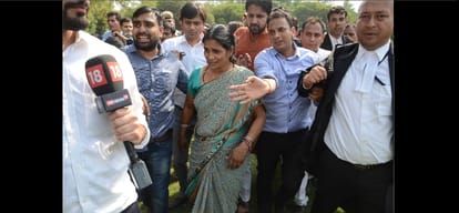 doctors who treated nirbhaya after gang rape said she was very brave, they never saw anyone like her