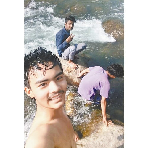 Haryana Boy drowns in beas river while taking selfie