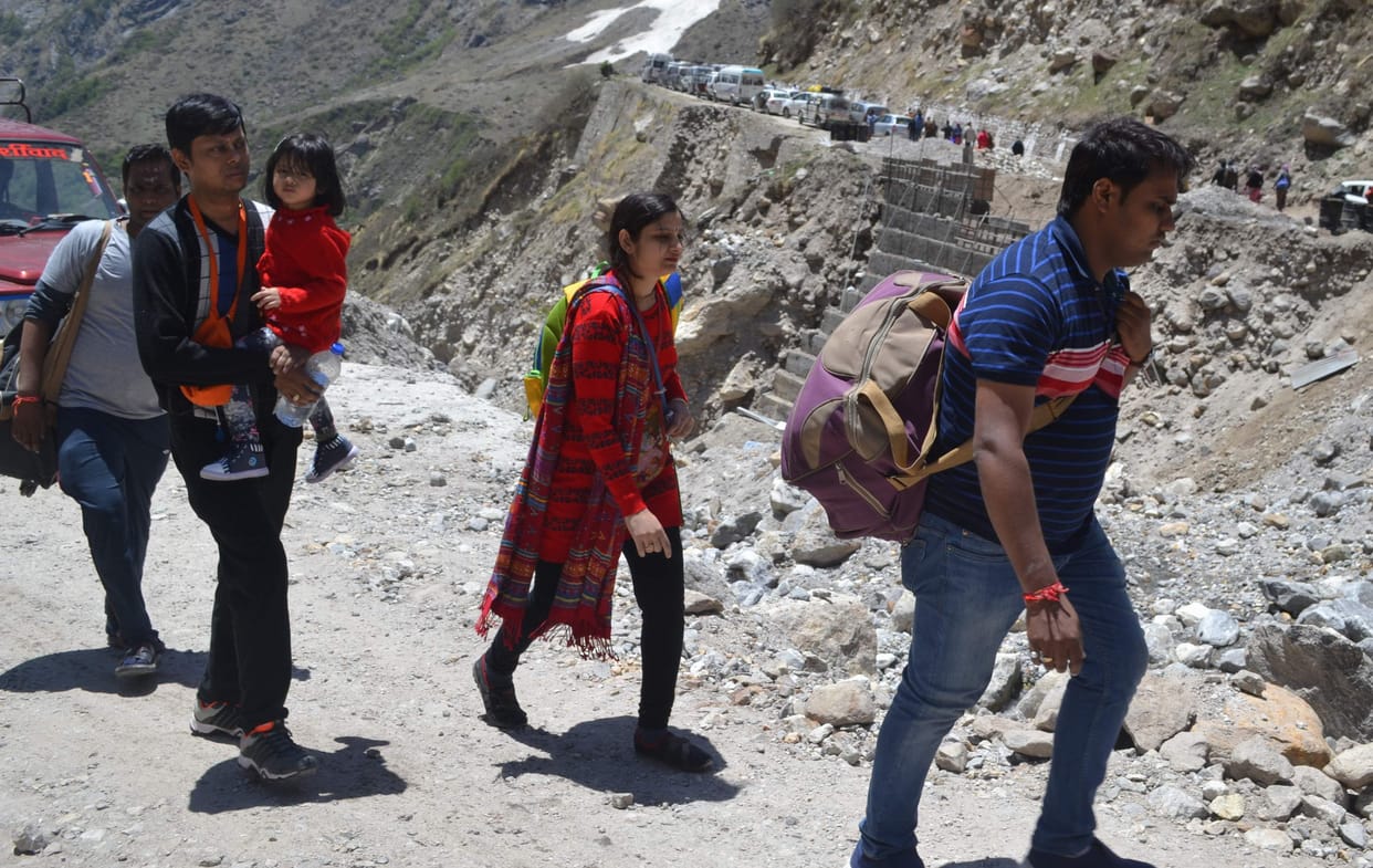 5 km walk distance to passengers