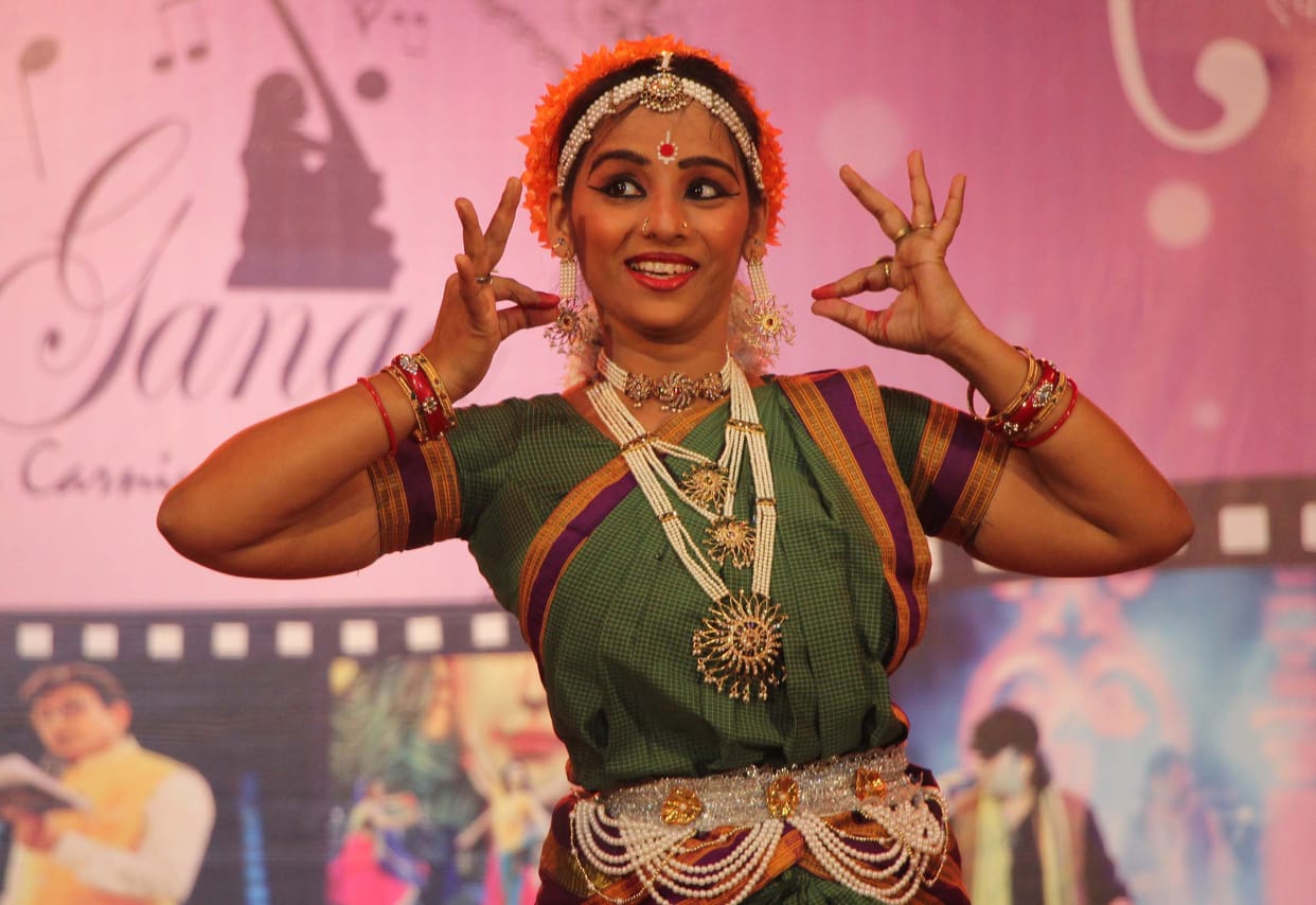  Folk people on evergreen film songs