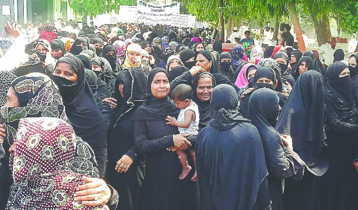 Women on the road in support of Shari'a