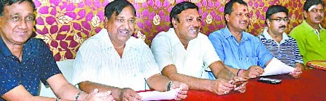 Heavy trading division against raid on petrol pumps