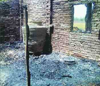 200 houses burn in fultekra 