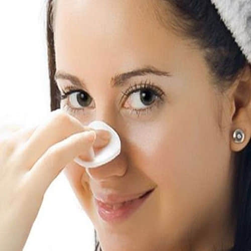 If you want to get rid of the blackheads then these methods at home