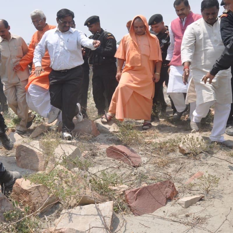 thorn pricked in cm yogi's foot in agra