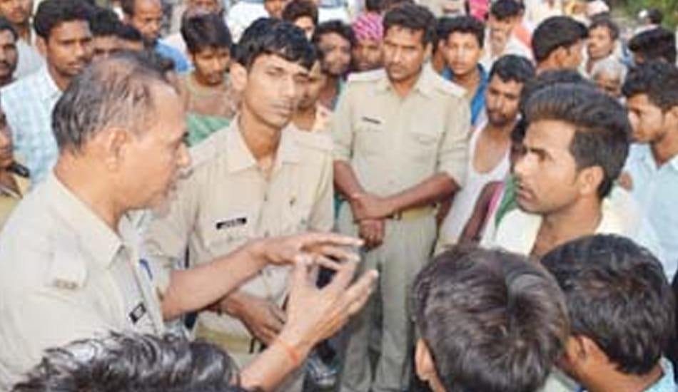 uproar over death due to alcohol in farrukhabad 