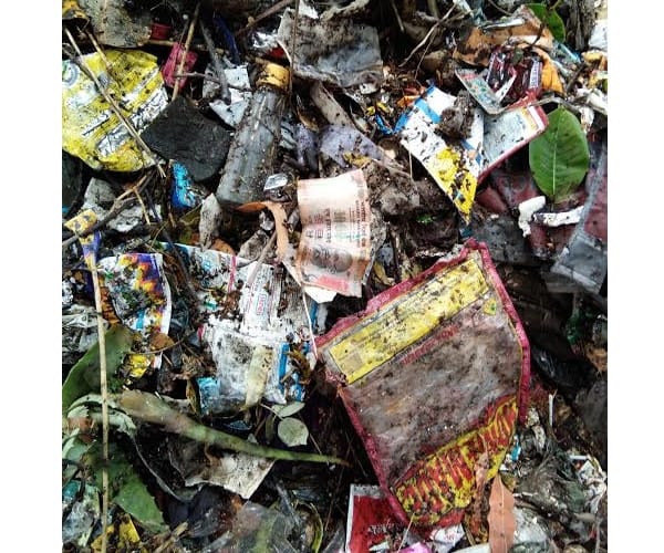 old currency notes found in drain in Lucknow.
