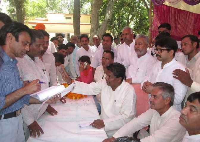 MLA told SDO, I will wear clothes