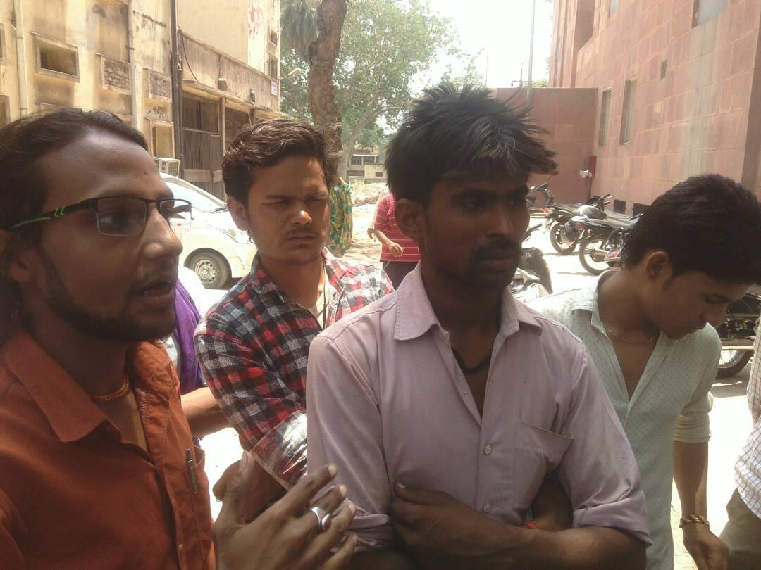 during cm inspection in sn medical college agra a baby died due to negligence of doctor 