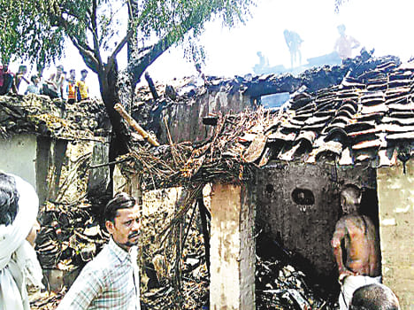 Burn house with fire on short circuit