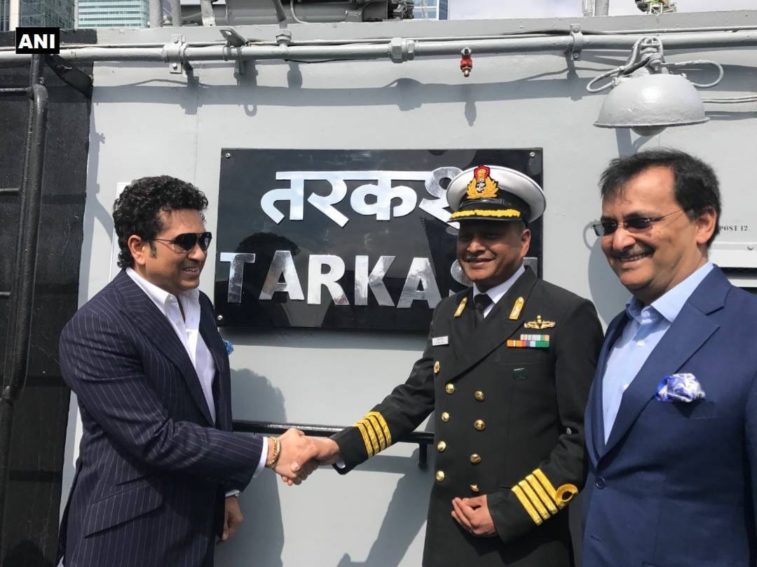 Sachin Tendulkar visited Indian Navy's frigate Tarkash in London