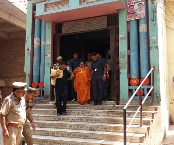  Uma Bharti in ayodhya.