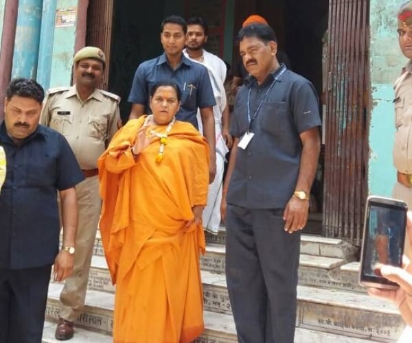  Uma Bharti in ayodhya.