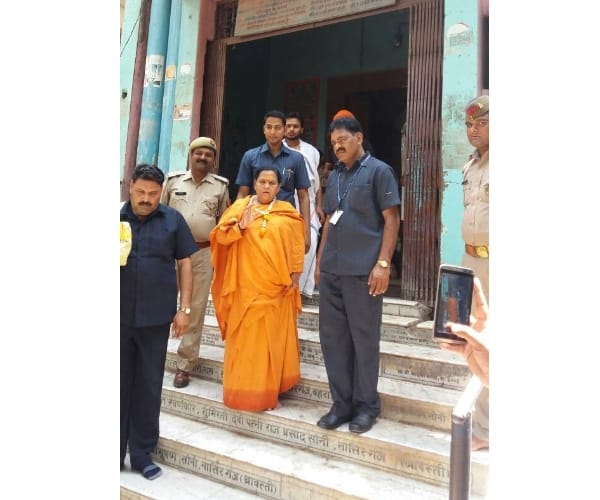  Uma Bharti in ayodhya.