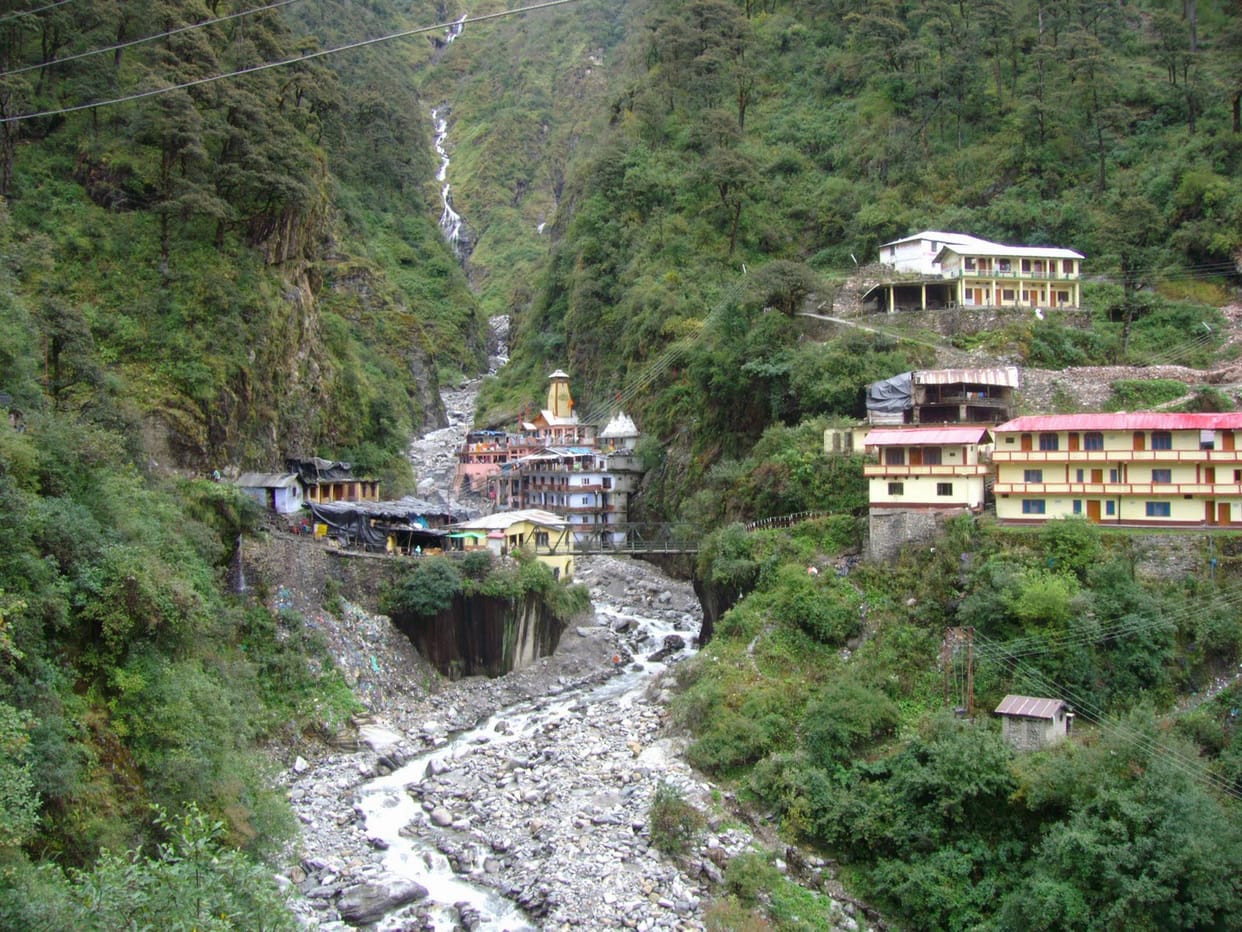 two pilgrims dead when they were going to yamunotri dham