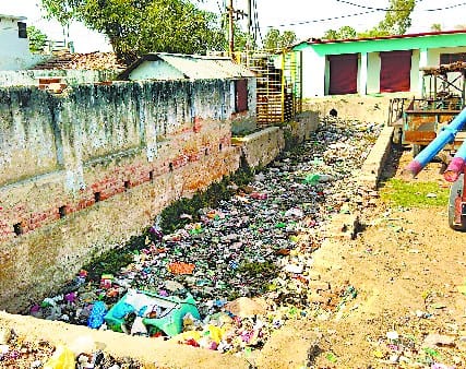16 lakhs spent without cleaning the drain