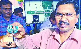 Who will know the chip's reality on petrol pumps?