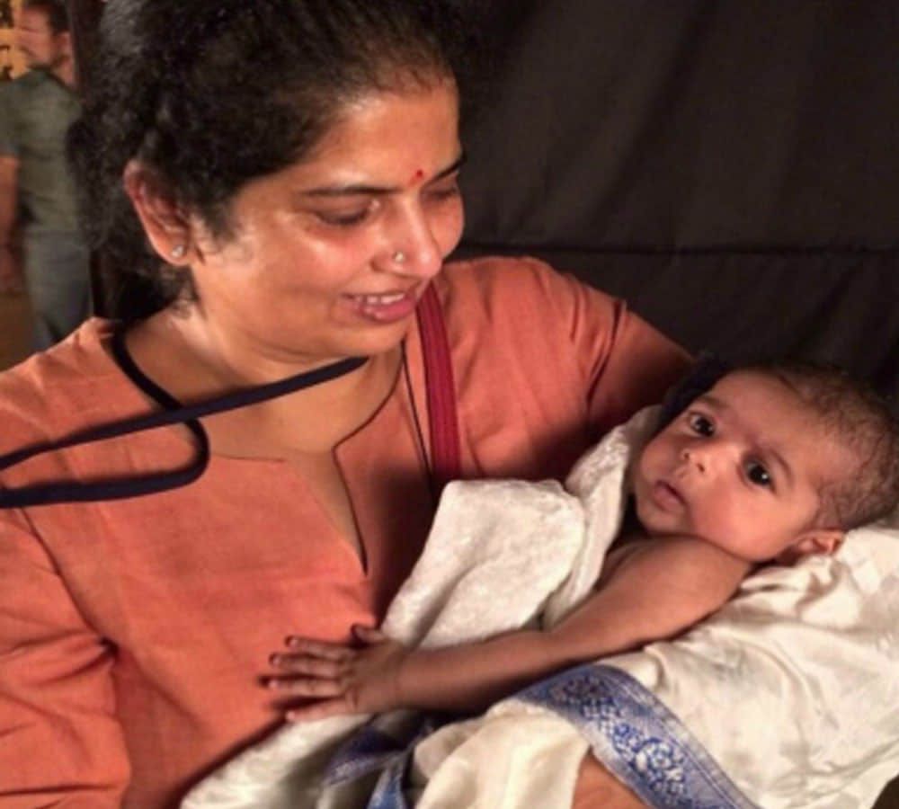 Baby girl Akshitha played Mahendra Baahubali, baahubali vfx