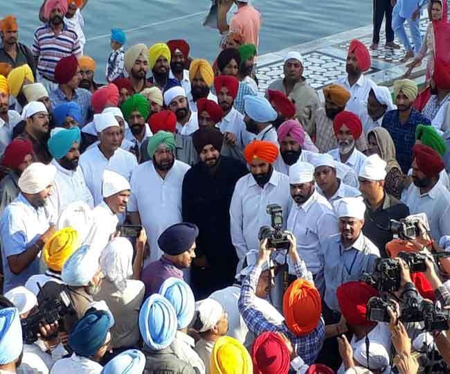 cm captain amrinder singh visited golden temple with navjot sidhu and sunil jakhar