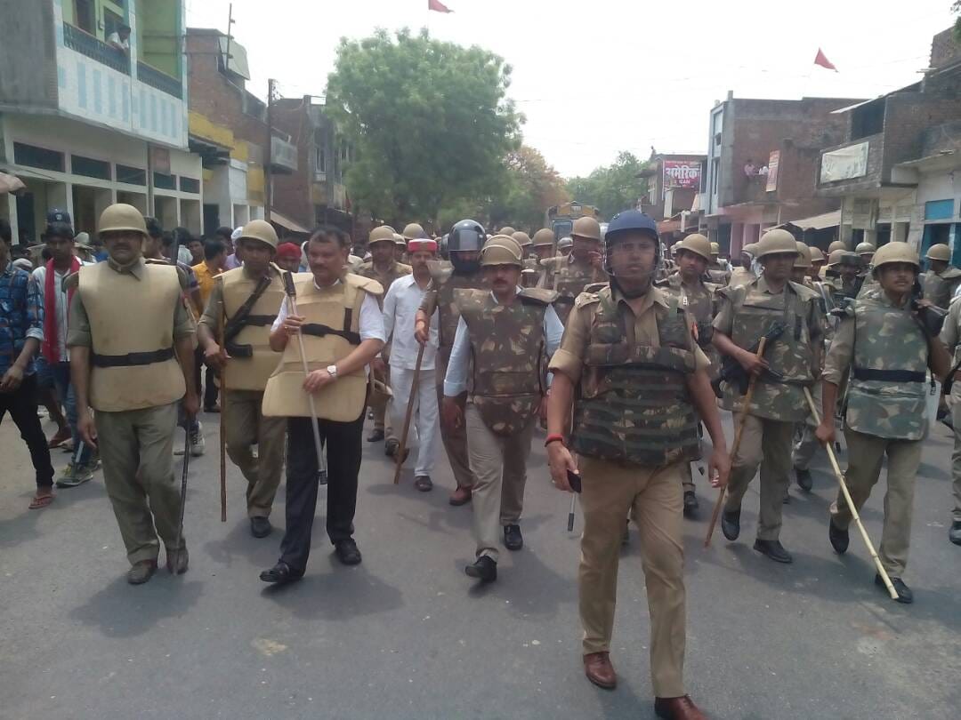 heavy chaos and outrage in jaunpur after one person killed marriage ceromoney firing