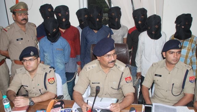 Four gangsters arrested in chain robbery