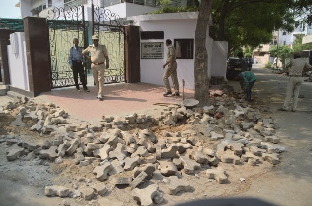 GDA breaks ramps in Rajnagar;
