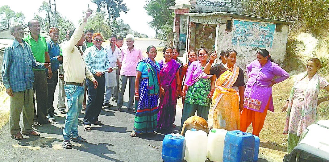 Villagers jammed with empty utensils