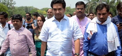 kapil mishra submits documents related to tanker scam in ACB office 