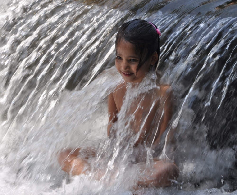 people enjoyed in lachhiwala water