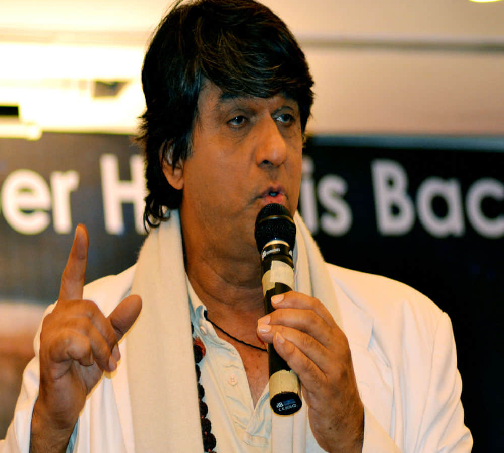 tandav controversy mukesh khanna blast on Saif ali khan zeeshan ayyub says do not cross the limit