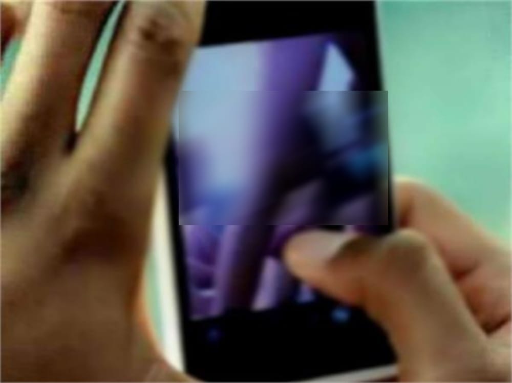 three miscreants took photos of women when they bath
