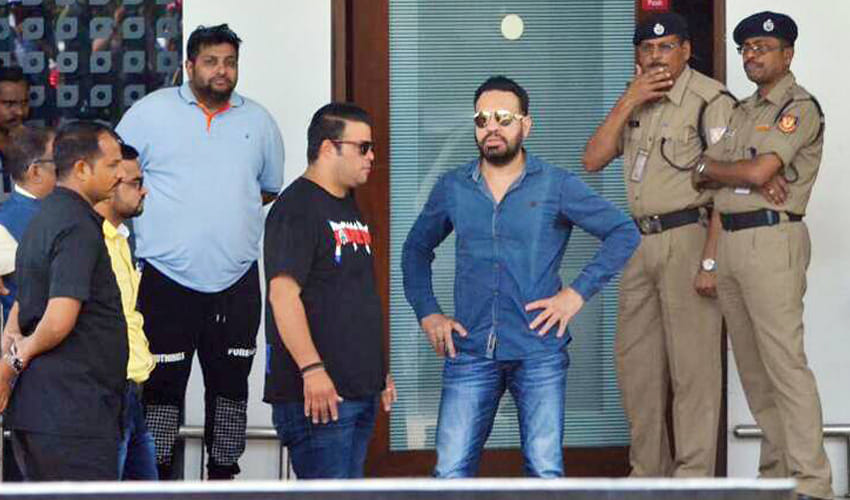salaman khan's bodyguard shera reached mumbai airport to check justin bieber security