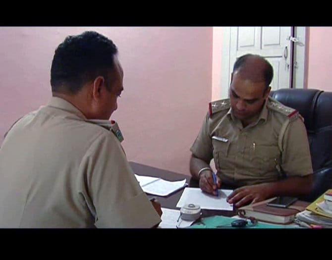 sex workers, prostitution, sex racket and fraud with males vaya massage parlour