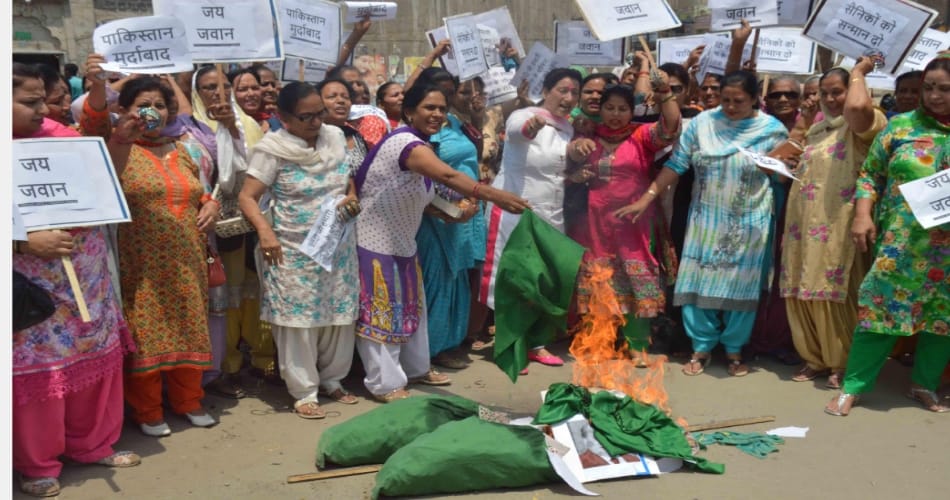 women protest against pakistan in ludhiana