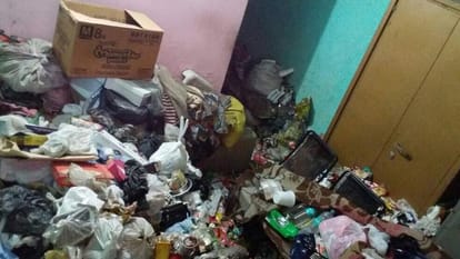 Delhi depressed girl with loosing hair locked herself in a garbage for 2 months