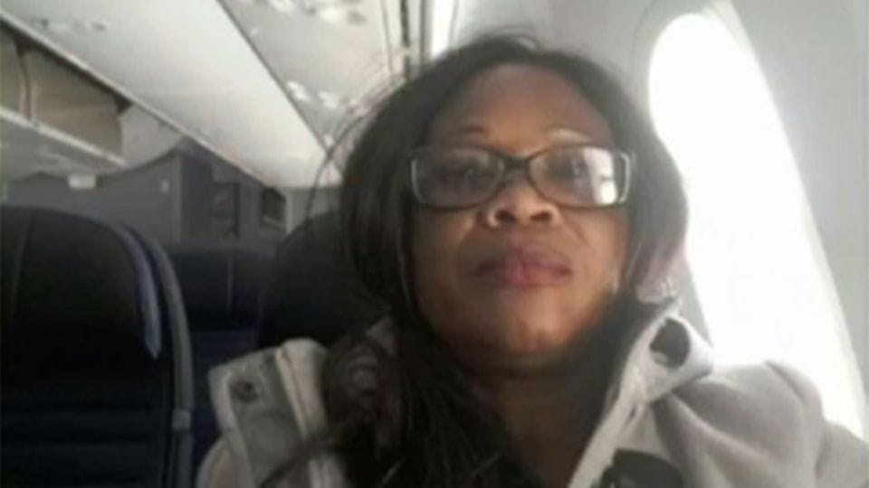 United Airlines Fault, Woman flies 4800km in wrong direction